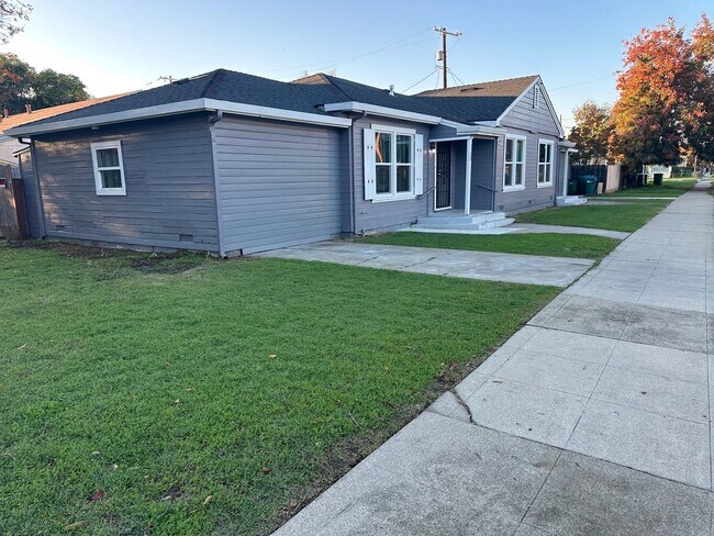 Primary Photo - Affordable Duplex Unit. Move-in Ready