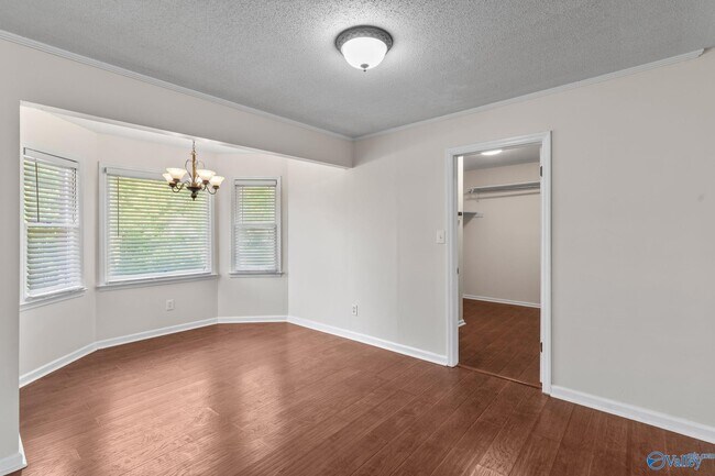 Building Photo - 1011 Sandy Springs Rd NW