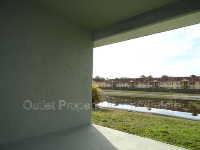 Building Photo - 7526 University Garden Dr