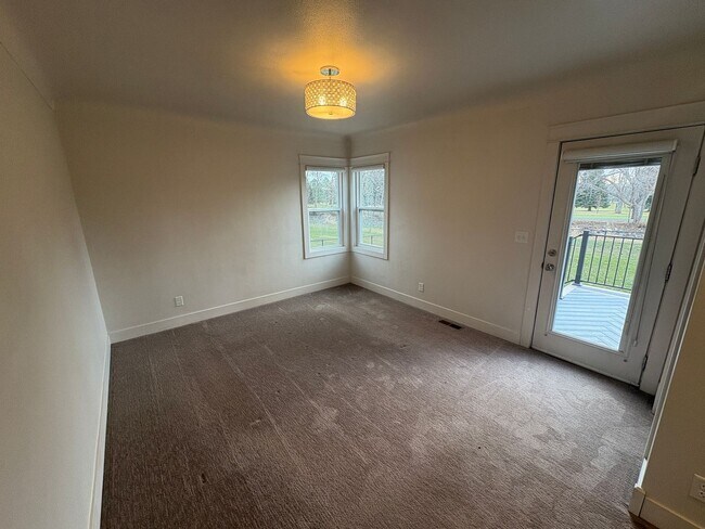 Building Photo - 4-bedroom, 2.5-bath home located on Poly.