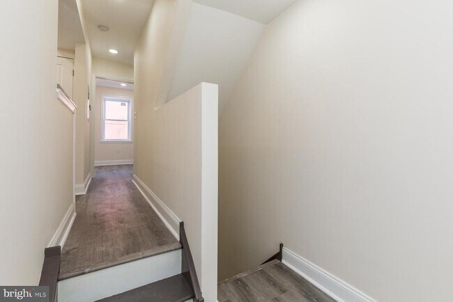 Building Photo - 537 N 33rd St