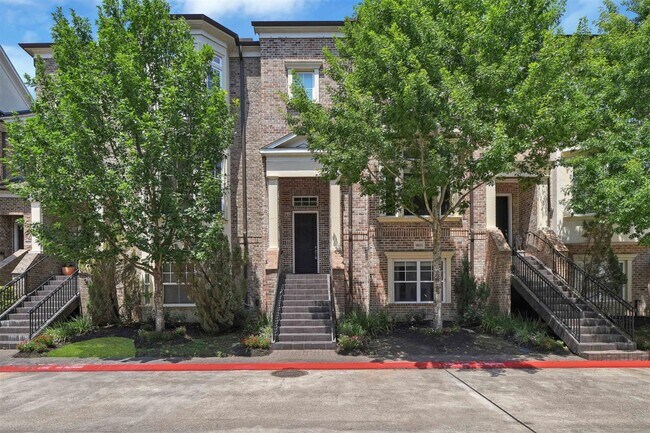 Building Photo - 4631 Regent Manor Dr