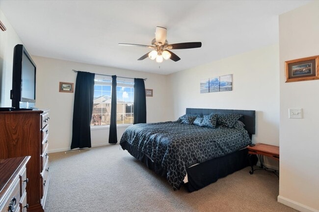 Building Photo - 705 Bergamot Dr