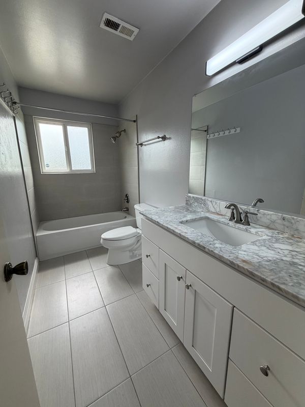 Building Photo - 1209 St Louis Dr