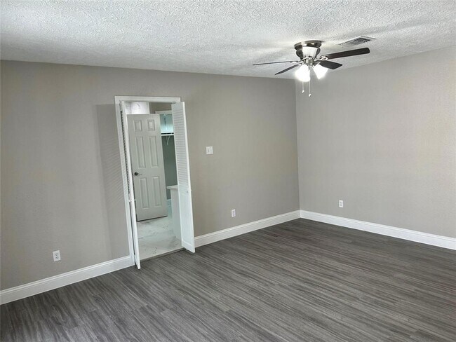 Building Photo - 1601 Washington Dr