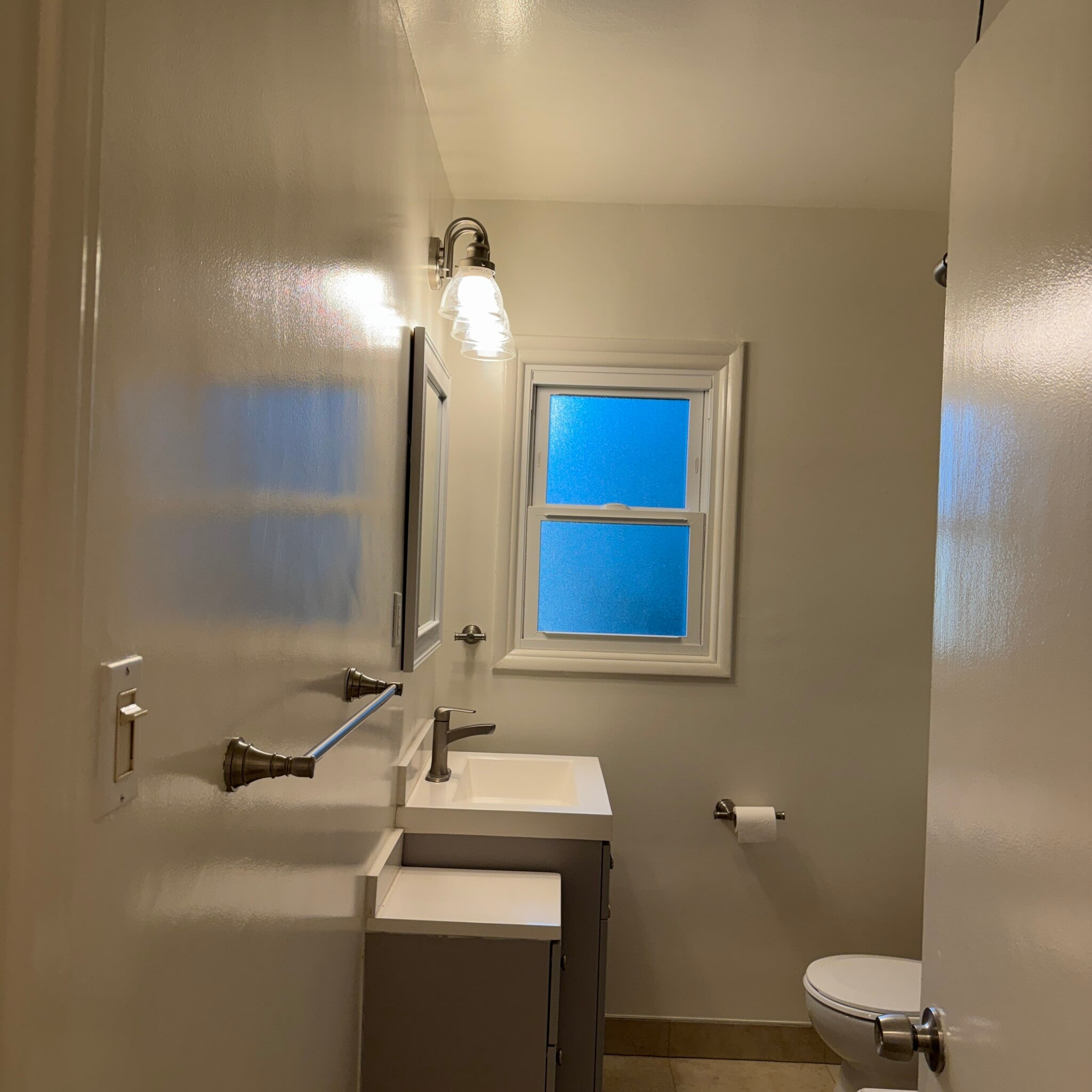 Bath - 2132 Montana Ave