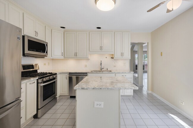 Building Photo - 2234 Seaver Ln