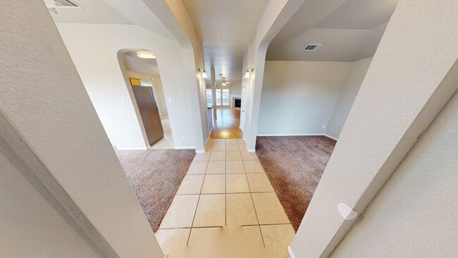 Building Photo - 601 Cattail Cir