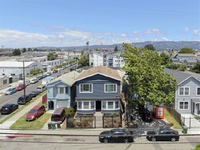 Building Photo - Fully Renovated 2-Bedroom in West Oakland McClymonds Neighborhood