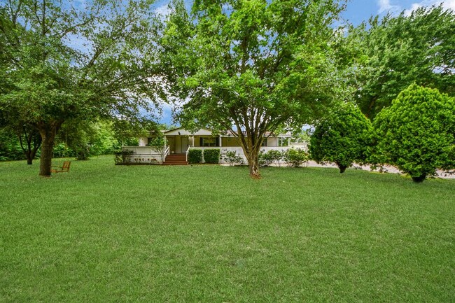 Building Photo - 18303 James Rd