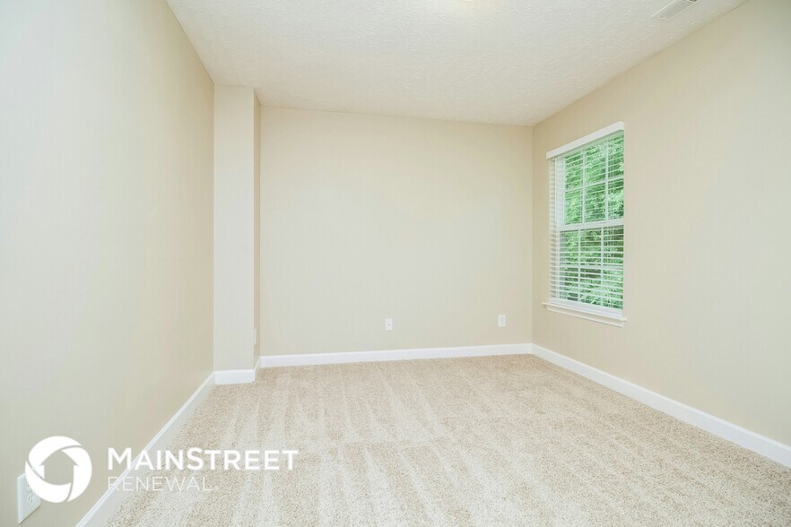 Building Photo - 681 Smoky Mountains Dr