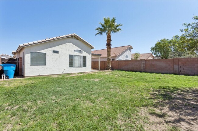 Building Photo - 921 E Montoya Ln