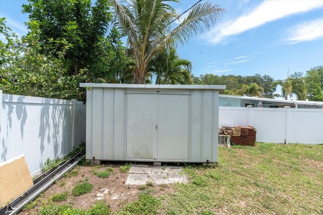 Building Photo - 8801 Sunlit Cove Dr NE