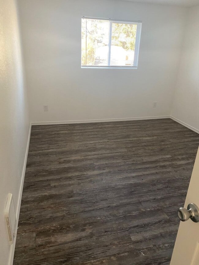 Building Photo - Charming two bedroom home