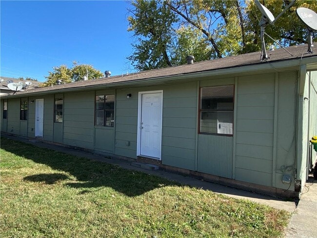 Building Photo - 300 Fink Dr