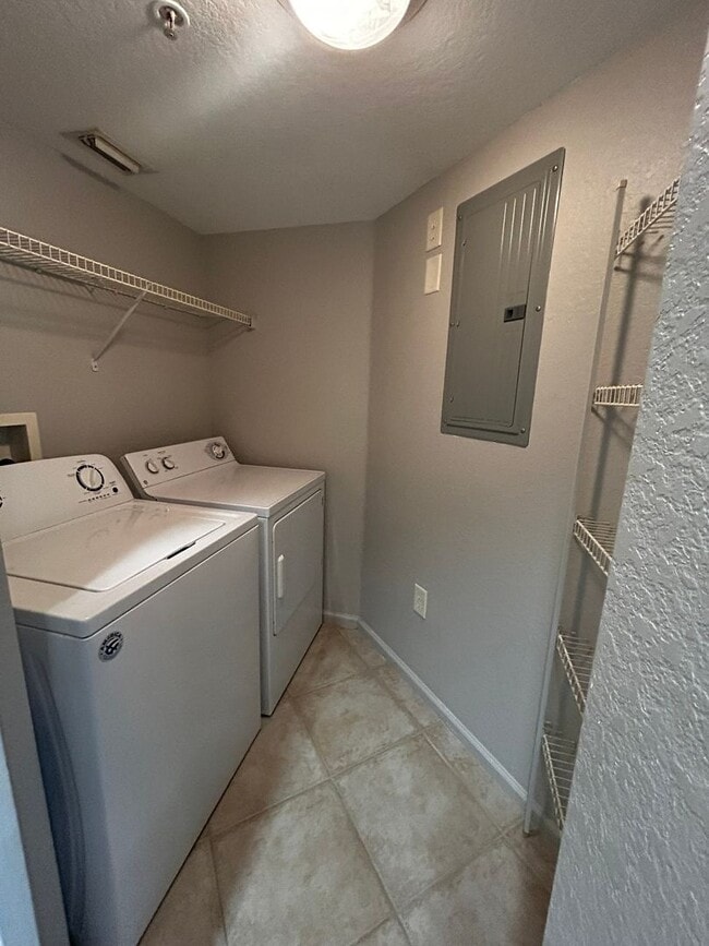 Building Photo - Spacious 1-Bedroom in “The Residence” FIRS...