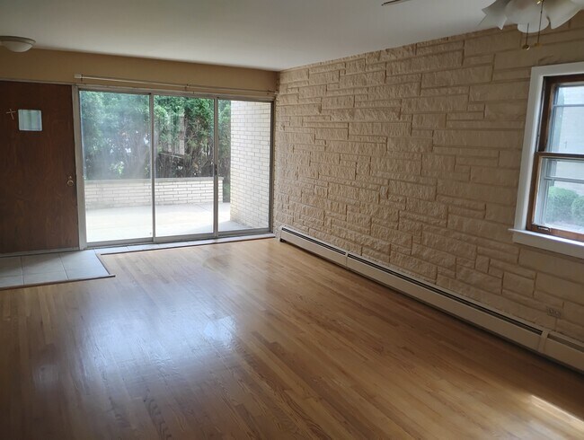 Building Photo - 1245 N La Grange Rd