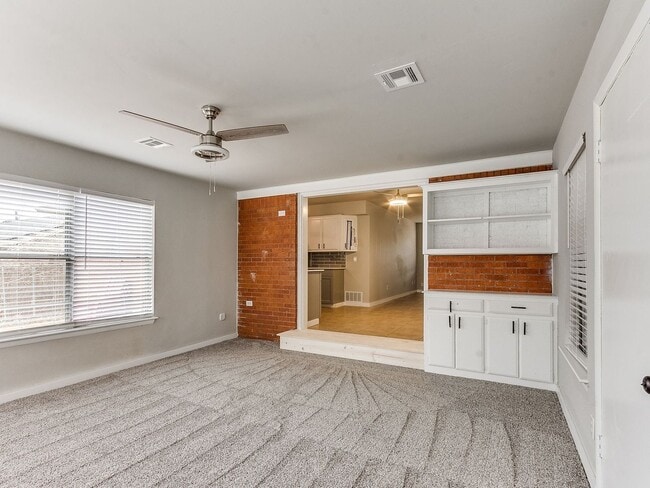 Building Photo - Spacious 4 bedroom in Edmond!