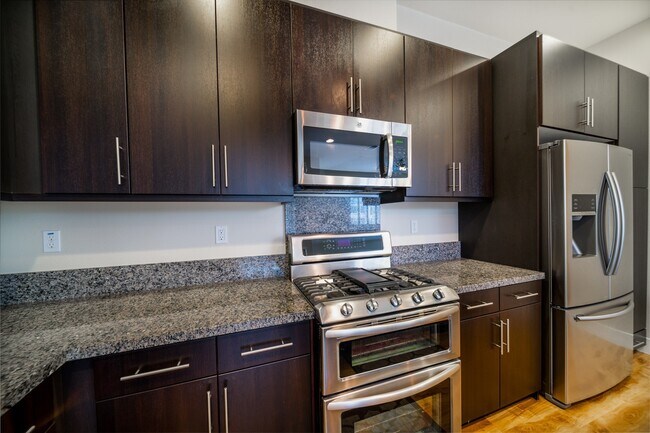 Building Photo - Coming soon - 2Bed/2.5Bath TOWNHOUSE FOR RENT IN MILPITAS - $3,850/mo