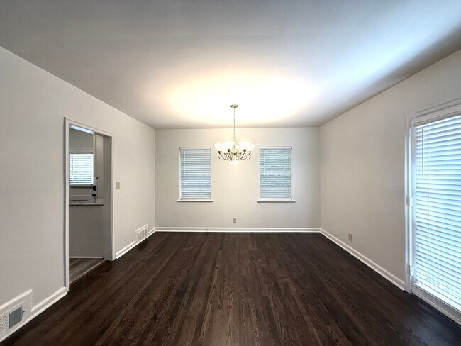 Building Photo - Renovated Emory Grove Home - Ready to Rent