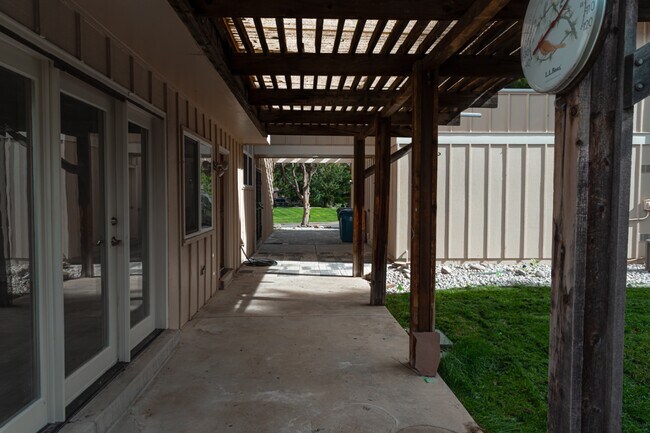 Building Photo - 7355 S Garfield Ct