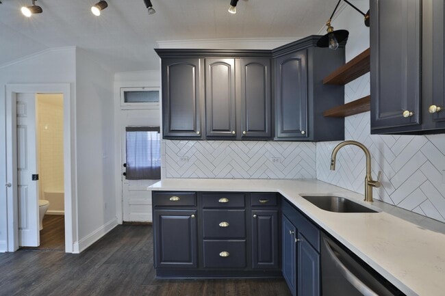 Building Photo - 476 Zimpfer St