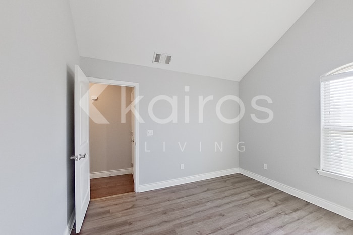 Building Photo - 7307 Albany Dr