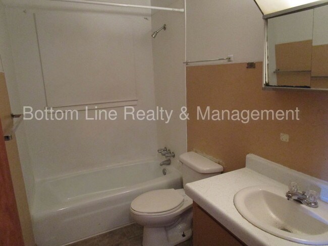 Building Photo - 7114 Mack St