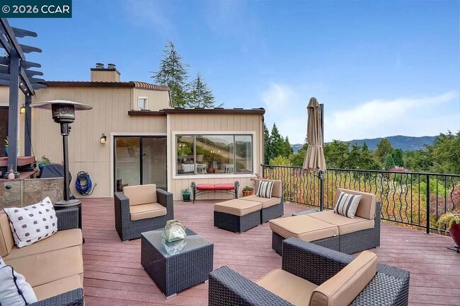 Building Photo - 44 Pulido Ct