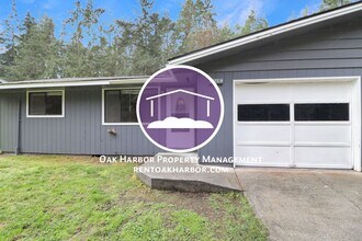 Building Photo - 2 Bed 1 Bath - Garage - Storage Shed - Pet Friendly - NAS Whidbey