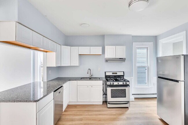 Building Photo - "Charming 3-Bed Oasis at 57 1/2 Saratoga Ave – Spacious 1250 Sq Ft in Waterford, NY!"