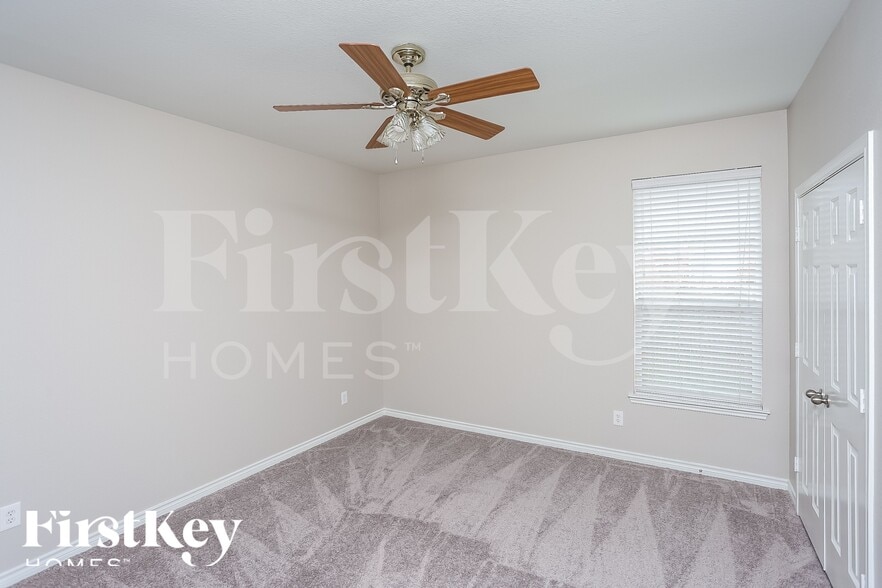 Building Photo - 905 Sheryn Dr