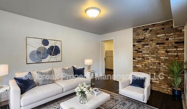 Building Photo - 611 9th Ave N