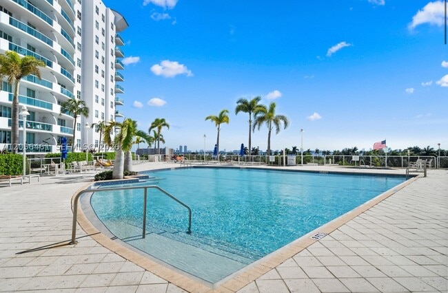 Building Photo - 7910 Harbor Island Dr