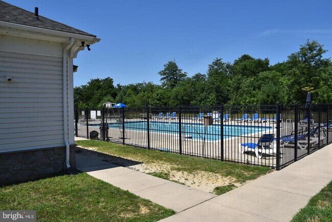 Building Photo - 139 Hokeland Dr