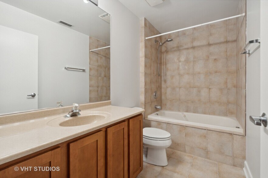 Building Photo - 211 E Ohio St