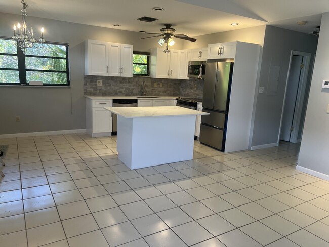 Building Photo - 29850 Journeys End Rd