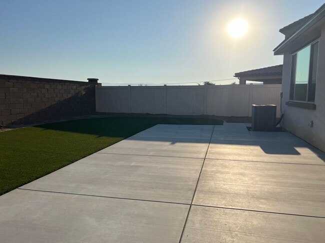 Building Photo - 12783 Mendocino Ridge Dr