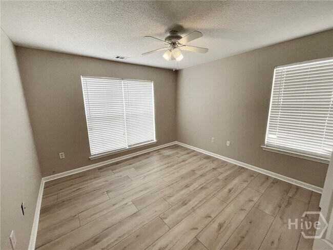 Building Photo - 322 Laurel Hill Cir