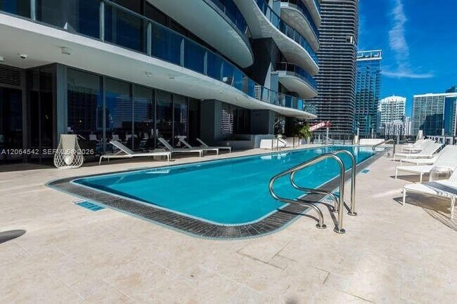 Building Photo - 1000 Brickell Plaza