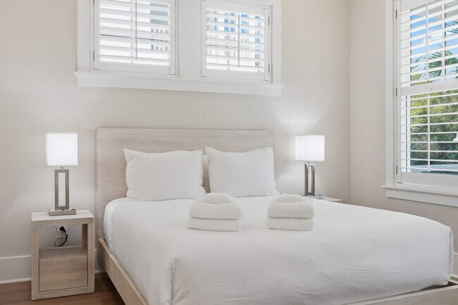 Building Photo - 419 Lakefront Dr