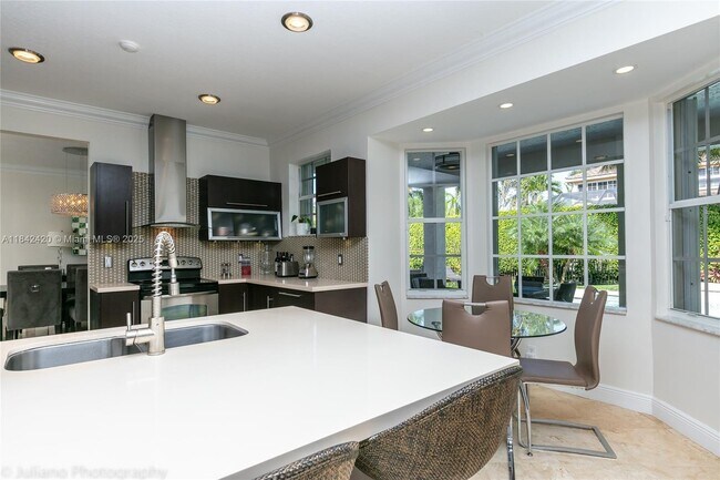 Building Photo - 2564 Jardin Ct