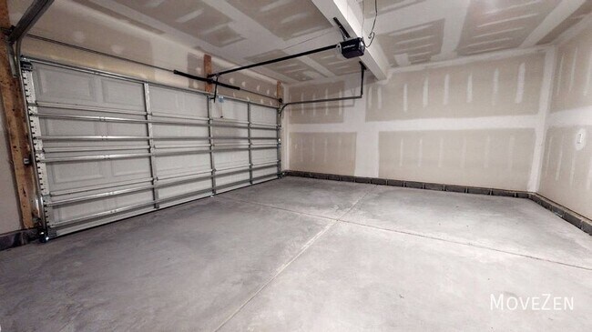 Building Photo - 16 Engelmann Ct