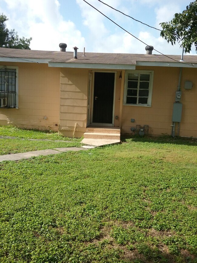 Building Photo - 1241 Lee Hall