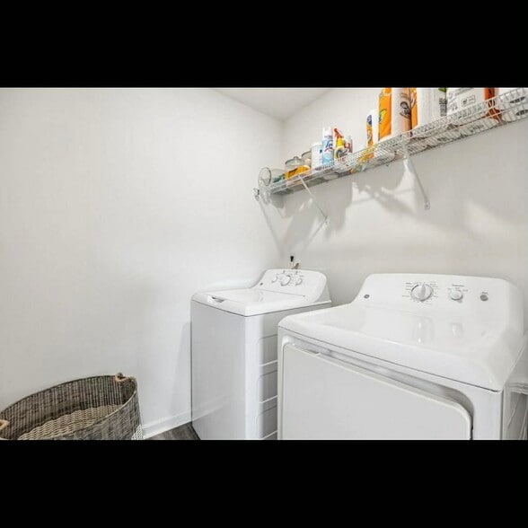 Building Photo - 548 Tillage Ct