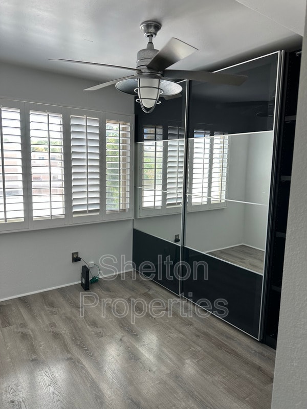 Building Photo - 8029 E Glenrosa Ave