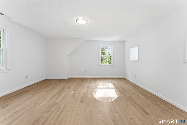 Building Photo - 210 Springbrook Rd
