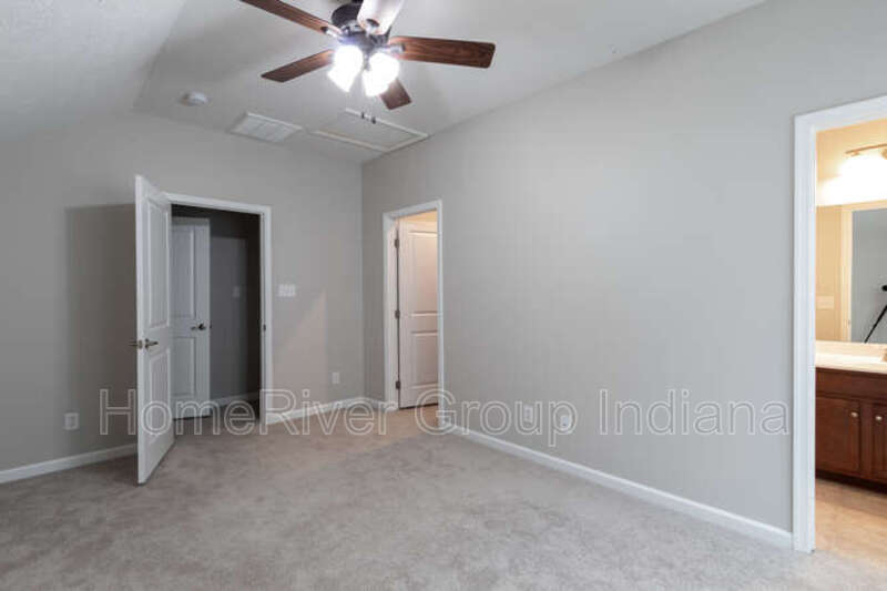 Building Photo - 10439 Long Branch Dr