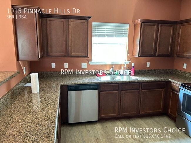 Building Photo - 1015 Pinnacle Hills Drive