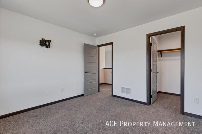 Building Photo - 1740 Harmony Heights Ln